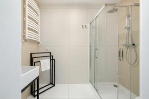 Tasteful Apartment with Parking near the City Center of Kołobrzeg by Noclegi Renters