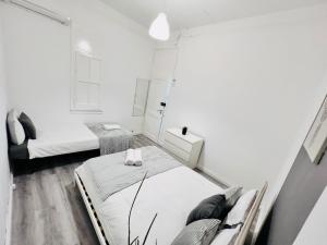 Central Lisbon rooms, top best location for tourists