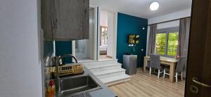 Roan Apartments