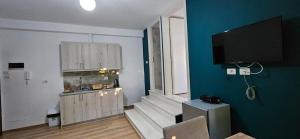 Roan Apartments