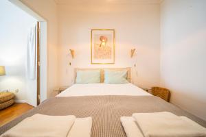 Spacious 2 bedroom Apt with large living room Lisbon