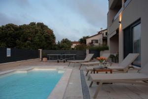 New amazing holiday house with pool