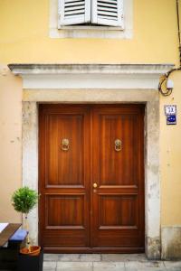 Old Town Stylish Studio Apartment Andi