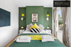 WEEKLY OR MONTHLY STAYS, London, Stratford, 2Bedroom Hse, Sleeps 6, Servcied Apartment By Maison Christo Property Short Lets & Serviced Accomdation