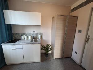 Marynarski z kuchnią i łazienką