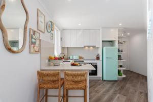 OMG Penthouse Beach Views by Sydney Dreams