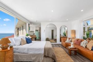 OMG Penthouse Beach Views by Sydney Dreams