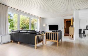 Beautiful Home In Nykøbing M With Wifi