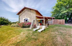 Maisons de vacances Beautiful Home In Ossages : photos des chambres