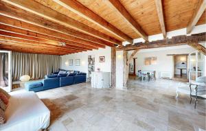 Maisons de vacances Beautiful Home In Ossages : photos des chambres