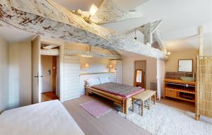 Maisons de vacances Beautiful Home In Ossages : photos des chambres