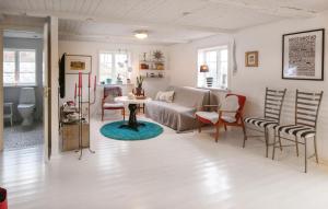 Awesome Home In Östra Sönnarslöv