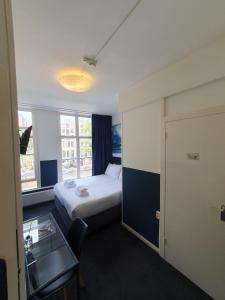 Double Room with Canal View room in Ginn Inn