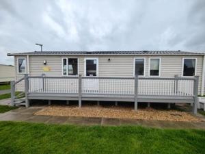 Kingfisher Surf Shack 8 Berth Central Heated Close to site entrance FREE WIFI