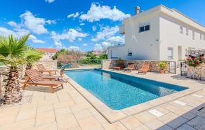 Amazing Apartment In Zaton 