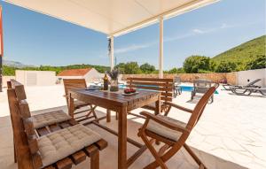 Stunning Home In Zelengrad