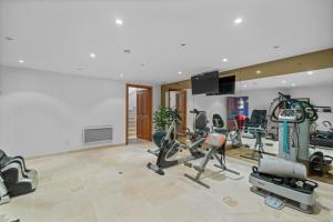 Villas Prestigious Villa in Mougins 6 bedrooms spa cinema and nightclub : photos des chambres