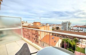 Le Clair Golfe-Juan - T2 terrasse vue mer Parking privé WIFI - LIMESTAY