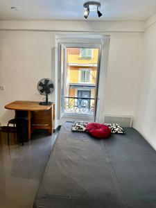 Studio Nice Port BONAPARTE Place du Pin