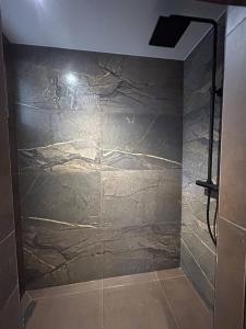 Le Lac Studio Moderne Proche Suquet - climatisation Wifi - LIMESTAY