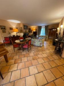 Maisons de vacances Magnifique Mas proche de Lourmarin : photos des chambres