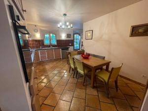 Maisons de vacances Magnifique Mas proche de Lourmarin : photos des chambres