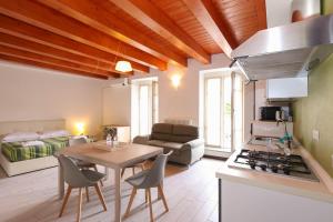 Casa Vacanze Mia - Vista lago con Parcheggio