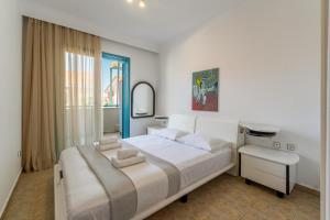 Emerald Seaside Apartment In Pefkohori