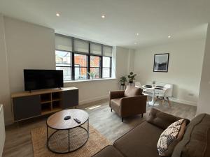 High quality 2 bedroom 2 bathroom First floor centrally located - 3 Queen Street - Ashbrook Serviced Apartments