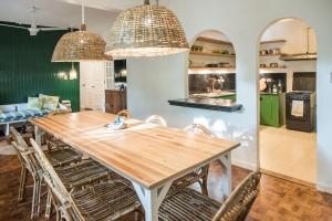 CAHAYA Nest Self-Service Home in Rainforest with Kitchen - AC, Monkeys, Bats!