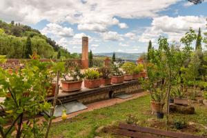 Chianti Villa with Private Park, 2 Apartments & Panoramic Views