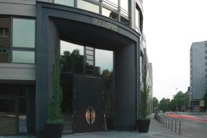 Roomers Frankfurt Central, Autograph Collection