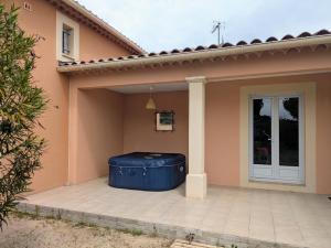 Maisons de vacances Mont Ventoux 5-person villa with spa, jacuzzi in Provence : photos des chambres