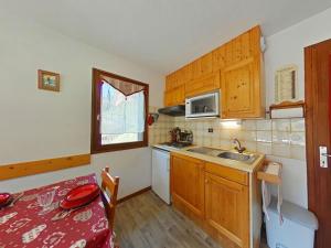 Appt 2 pièces, 6 couchages, 900m télécabine, parking - FR-1-241-52