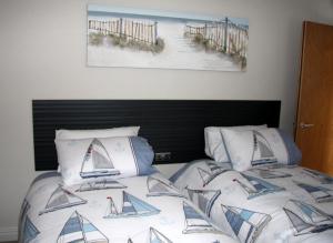 UlsterApartments one bedroom 2 single beds and sofa bed