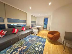 Large flat in Tower Bridge F3
