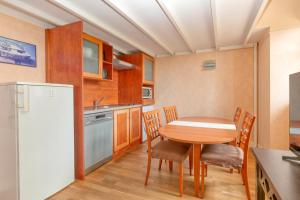 Appartement face piscine et mer 4p