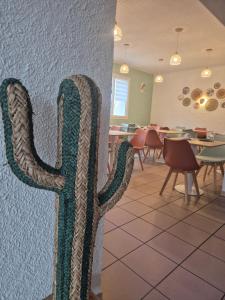 Hotels Cit'Hotel Le Quai 9 , ex Le Challans : photos des chambres