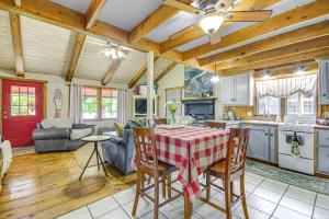 Hike, Swim and Fish Lakefront Cabin in Roach!