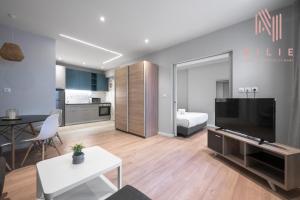 New Yorker, Nilie Hospitality MGMT