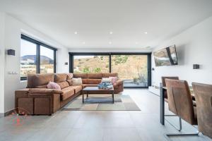 Luxury Seaview Villa Celeste - TCM