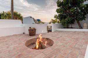 CoolHouses Algarve, Luz, 3 Bed villa, 1 bed studio, heated pool & jacuzzi, sea views, Casa Pequena