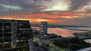 Haru Cozy Condo Near MOA and Airport 1BR unit in Shore Residences