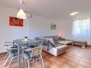 Holiday Home Igor by Interhome