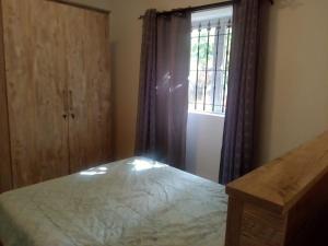 2 bedroom apartment with 2 pools