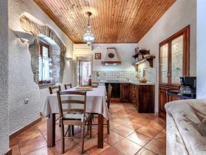 Holiday Home Nino by Interhome