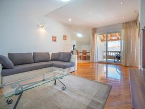 Apartment Olga-5 by Interhome