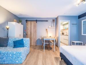 Studio Blue Sand I with lateral sea view by Interhome