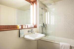 Hotels Campanile Evry Est - Saint Germain les Corbeil : Chambre Lits Jumeaux Nouvelle Génération