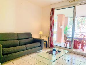 Apartment Les Calanques du Parc-2 by Interhome